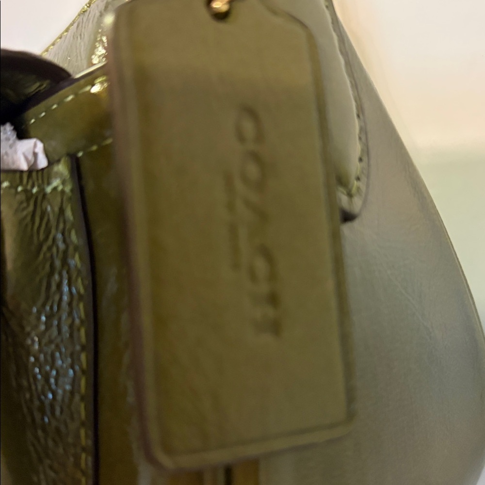 NWT Coach Ashton Bag in Olive Green Shiny Crinkle Leather - Picture 4 of 10